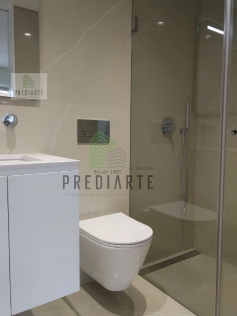 Apartamento T3 para Venda em Lordelo do Ouro e Massarelos