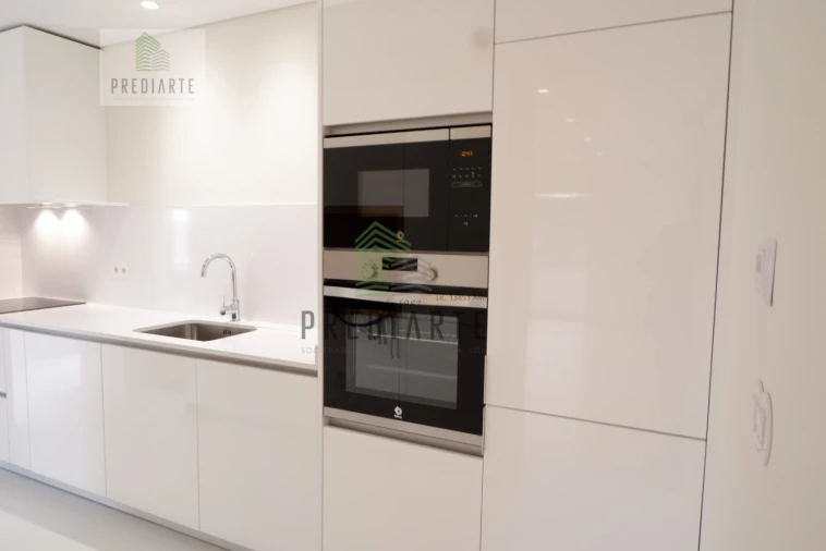 Apartamento T3 para Venda em Lordelo do Ouro e Massarelos Foto 5