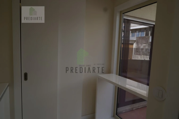 Apartamento T3 para Venda em Lordelo do Ouro e Massarelos Foto 9
