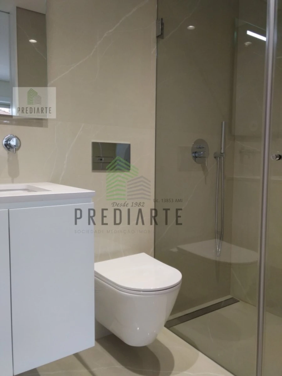 Apartamento T3 para Venda em Lordelo do Ouro e Massarelos Foto 27