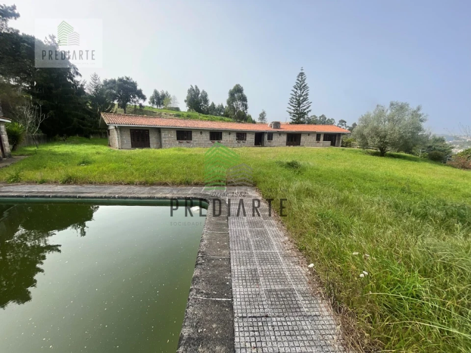 Moradia T4 para Venda em Oliveira do Douro Foto 3