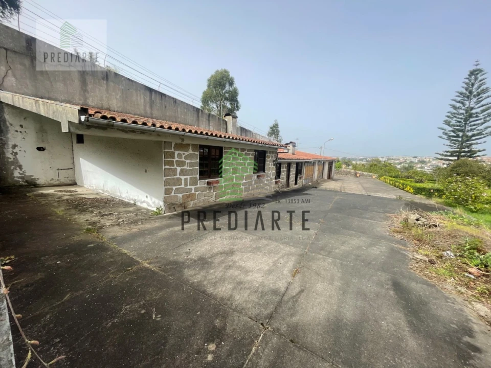 Moradia T4 para Venda em Oliveira do Douro Foto 41