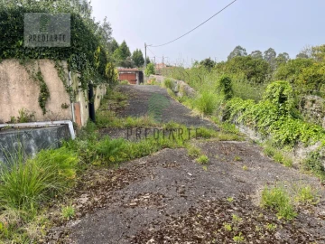 Moradia T4 para Venda em Oliveira do Douro