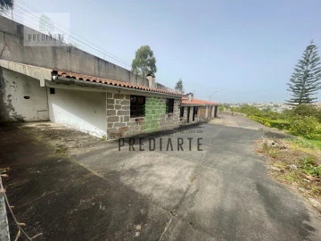 Moradia T4 para Venda em Oliveira do Douro