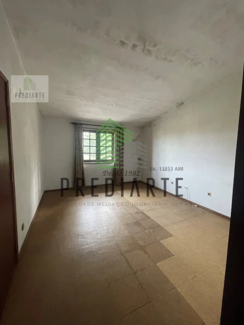 Moradia T4 para Venda em Oliveira do Douro