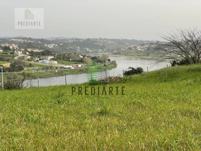Moradia T4 para Venda em Oliveira do Douro Foto 6