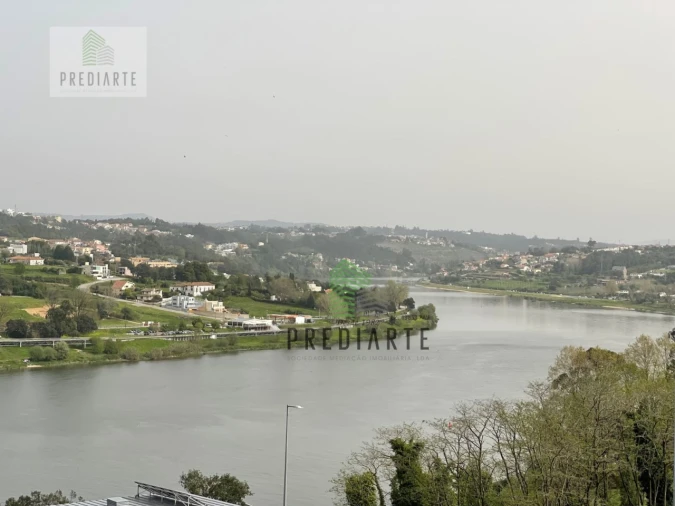 Moradia T4 para Venda em Oliveira do Douro Foto 8