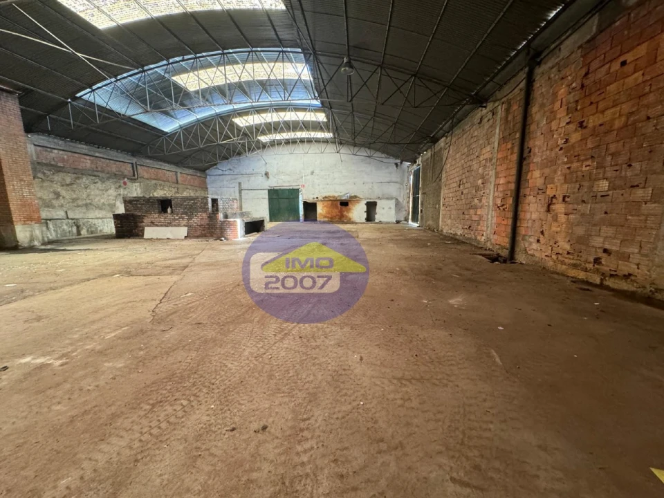 Armazém para Venda em Santa Maria de Lamas Foto 9