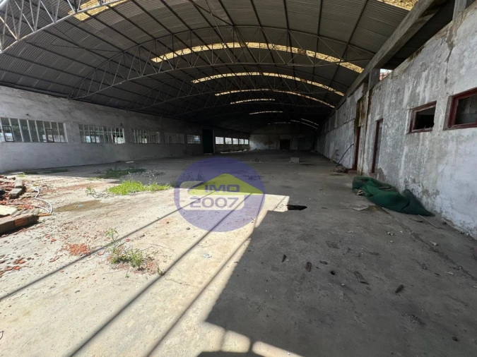 Armazém para Venda em Santa Maria de Lamas Foto 2