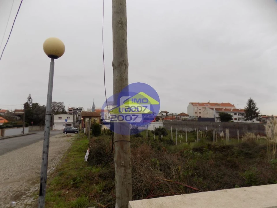 Terreno para Venda em Santa Maria de Lamas Foto 4