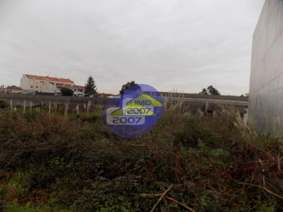 Terreno para Venda em Santa Maria de Lamas Foto 10