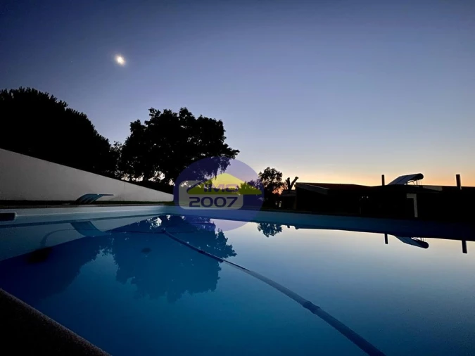 Moradia T4 para Venda em Argoncilhe Foto 2