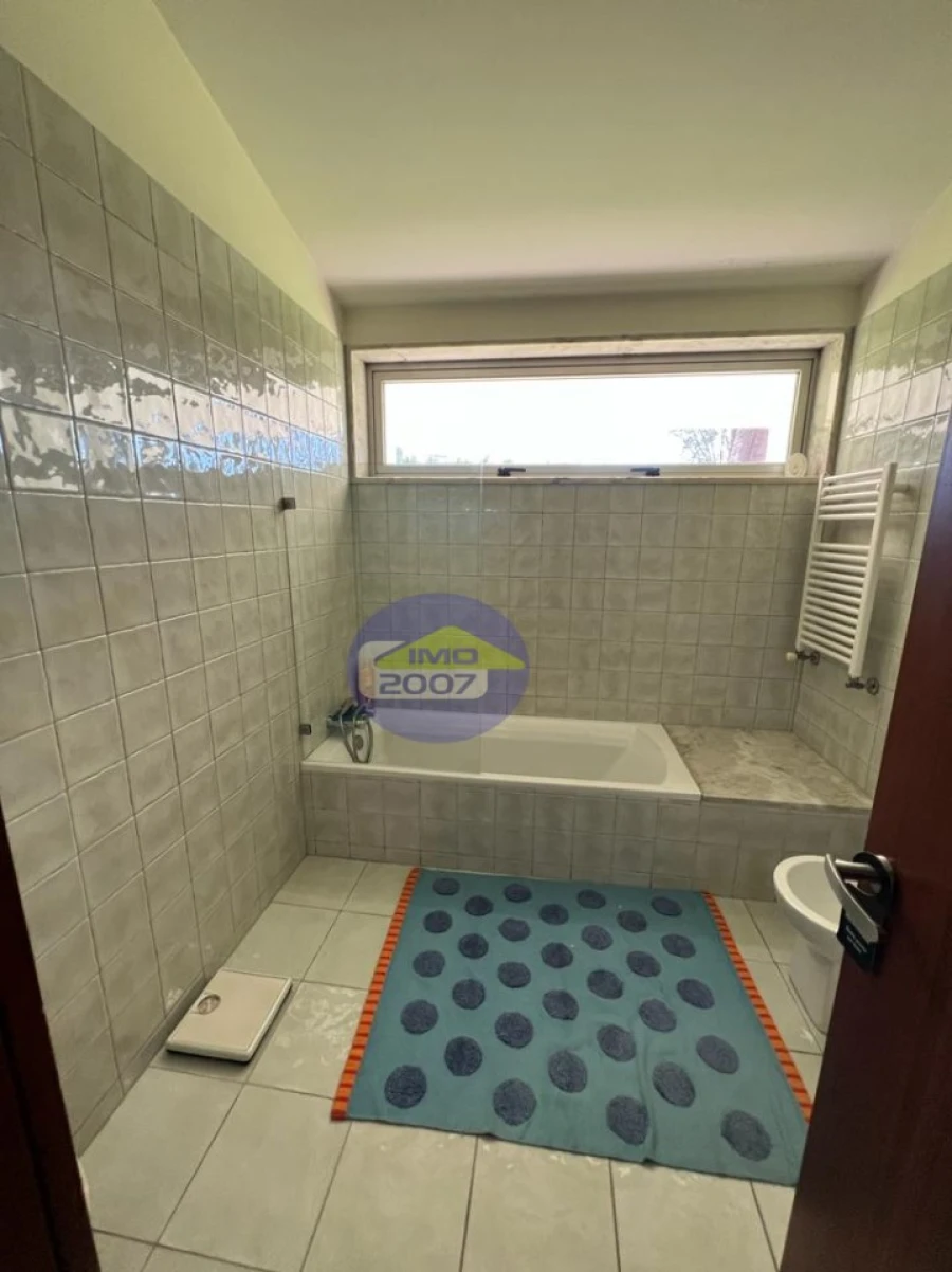 Moradia T4 para Venda em Argoncilhe Foto 28