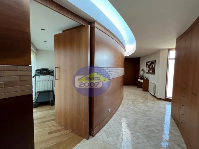 Moradia T4 para Venda em Argoncilhe Foto 33