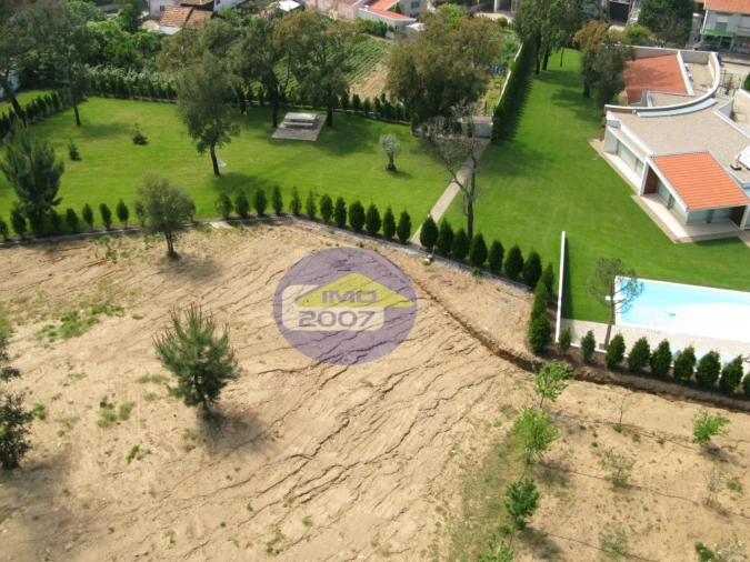 Moradia T4 para Venda em Argoncilhe Foto 40