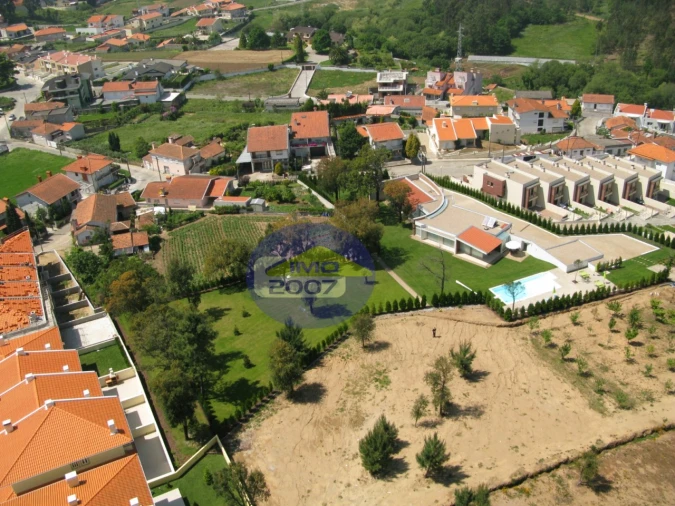 Moradia T4 para Venda em Argoncilhe Foto 41