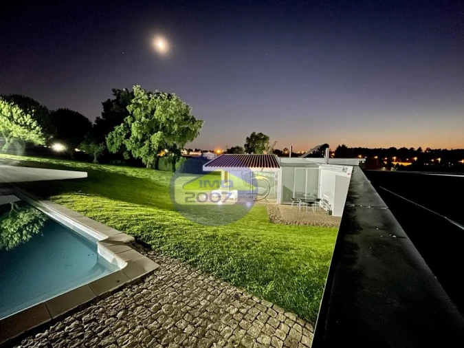 Moradia T4 para Venda em Argoncilhe Foto 50