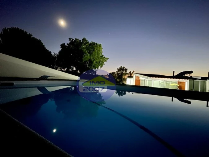 Moradia T4 para Venda em Argoncilhe