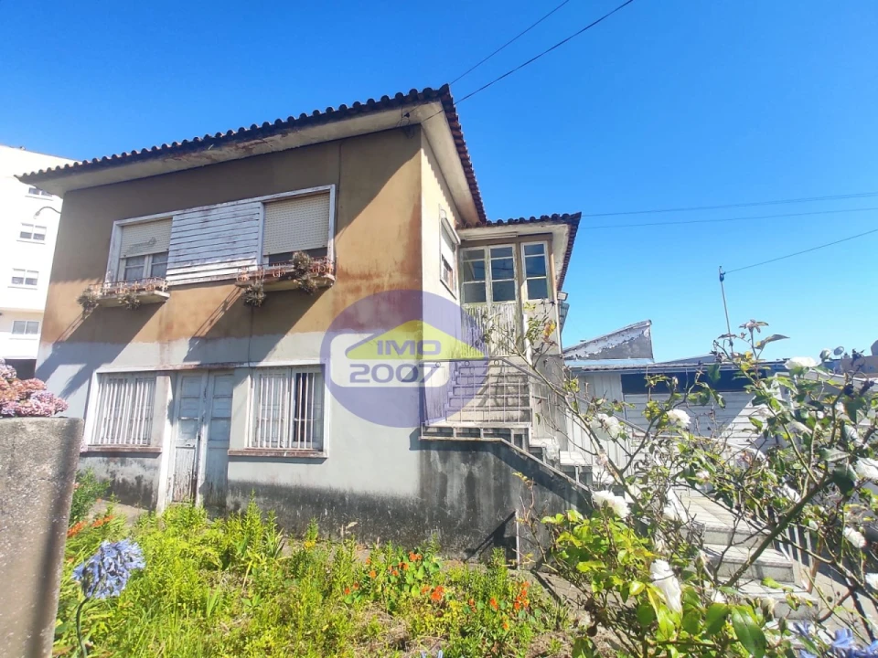 Moradia T3 para Venda em Mozelos Foto 3