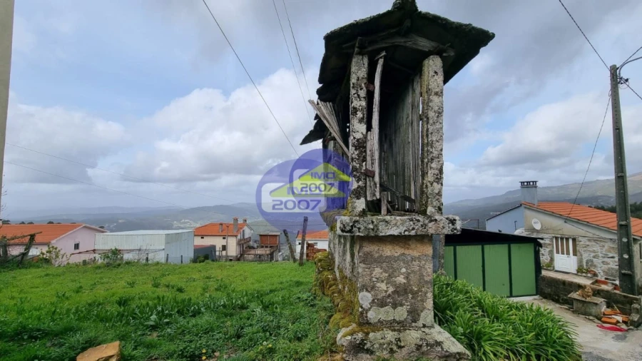 Moradia T5 para Venda em Rossas Foto 9