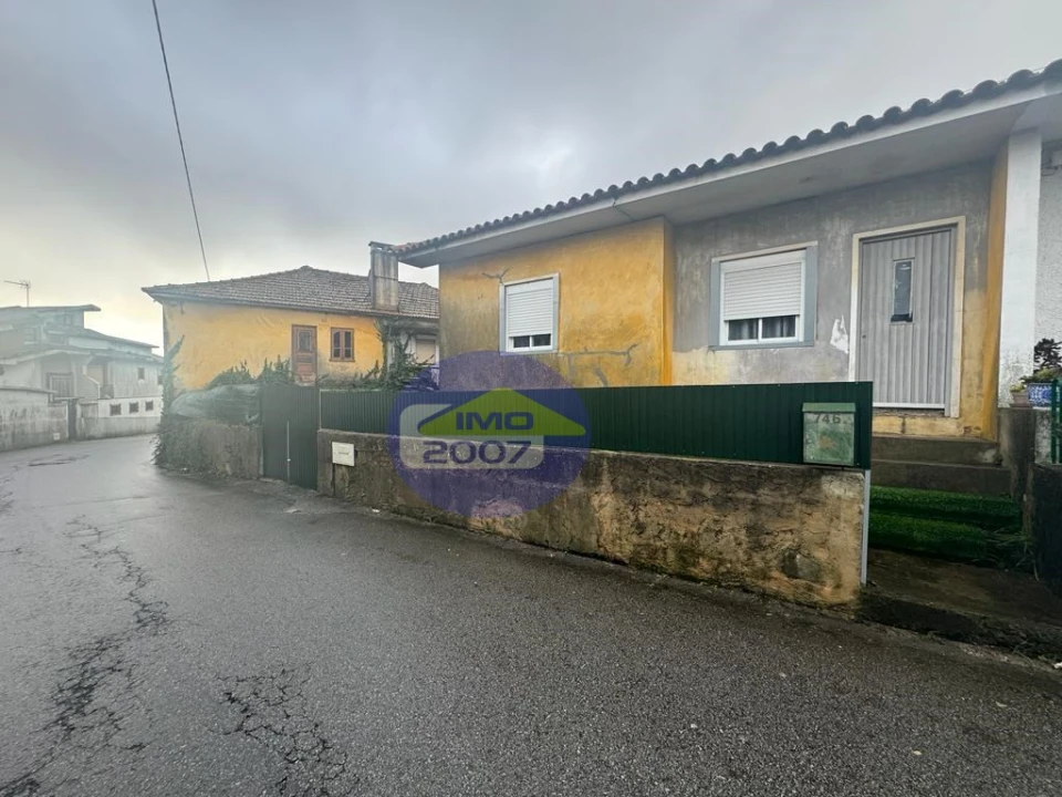 Moradia T3 para Venda em Argoncilhe Foto 1