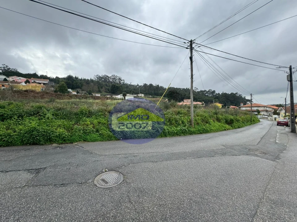 Terreno para Venda em Nogueira da Regedoura Foto 1