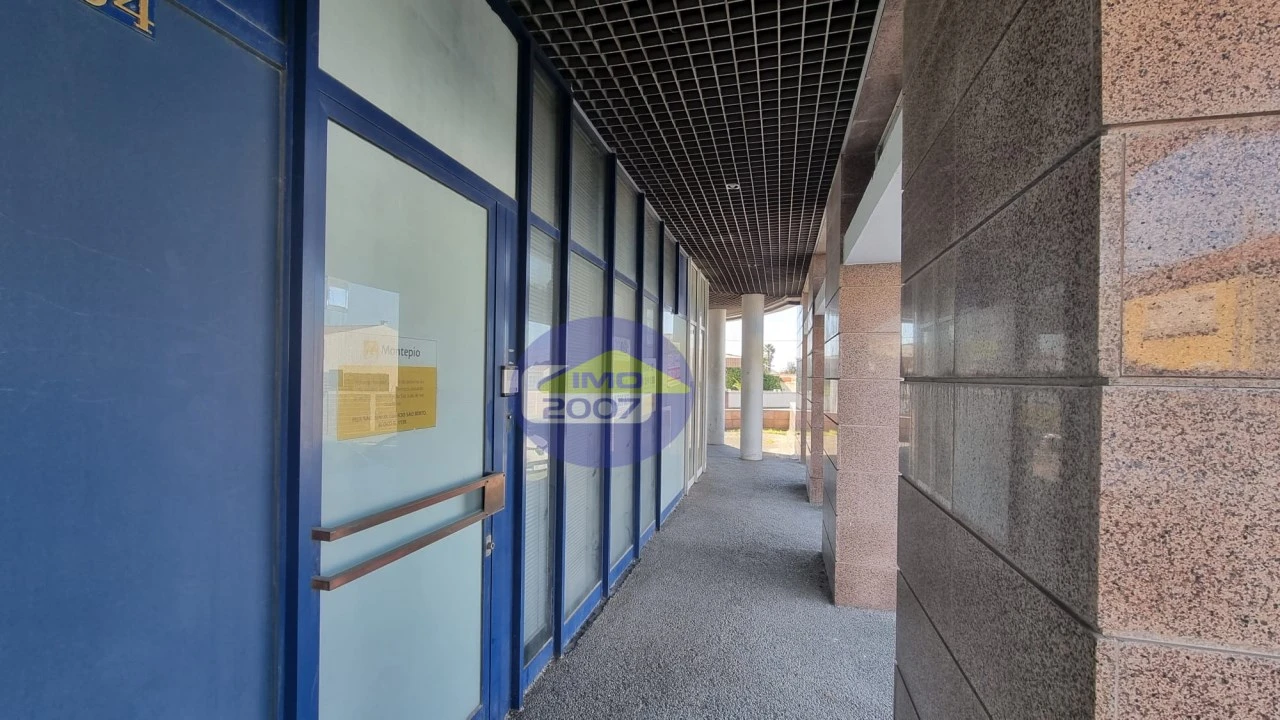 Loja para Venda em Santa Maria de Lamas Foto 4