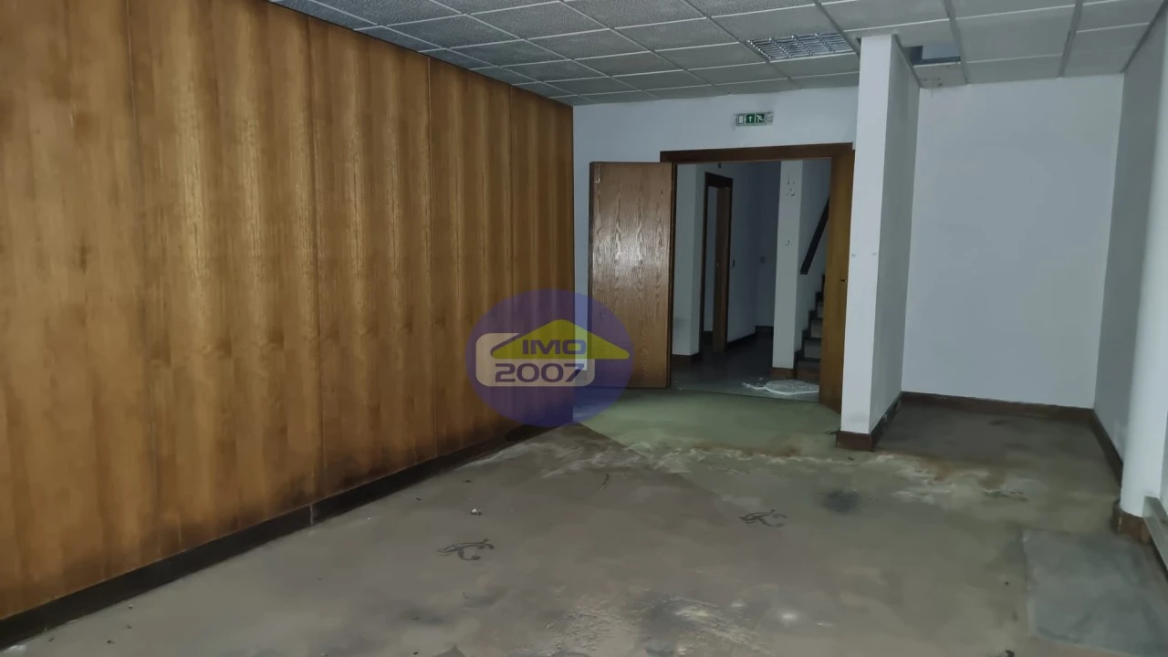 Loja para Venda em Santa Maria de Lamas Foto 18