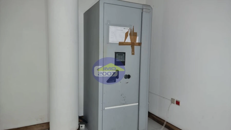 Loja para Venda em Santa Maria de Lamas Foto 17