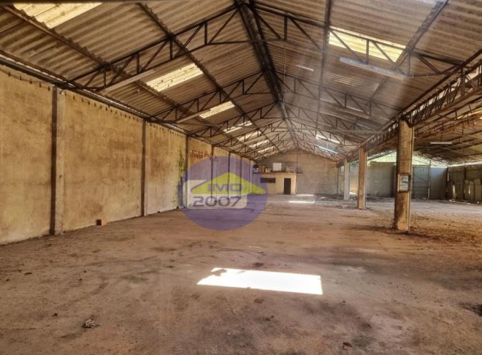 Armazém para Venda em Vilarinho do Bairro Foto 1