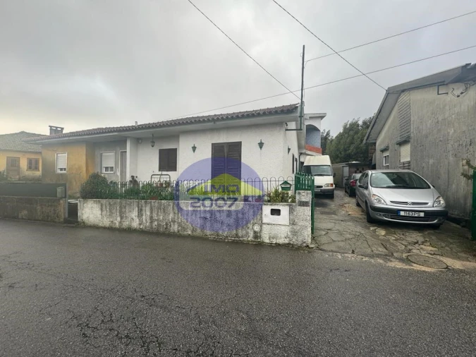 Moradia T2 para Venda em Argoncilhe Foto 3