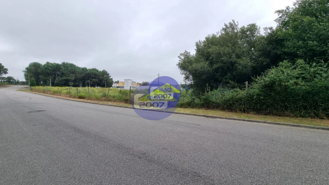 Terreno para Venda em Mozelos Foto 4