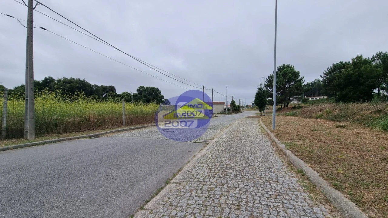 Terreno para Venda em Mozelos Foto 10