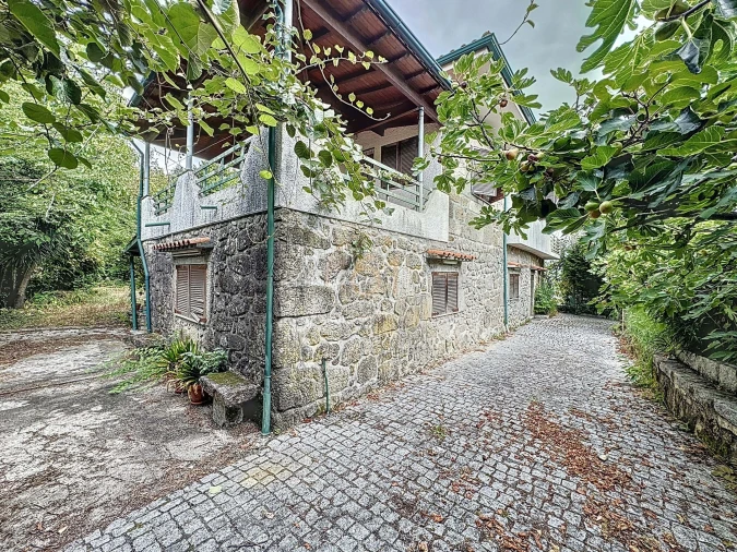 Moradia T4 para Venda em Prado (São Miguel)