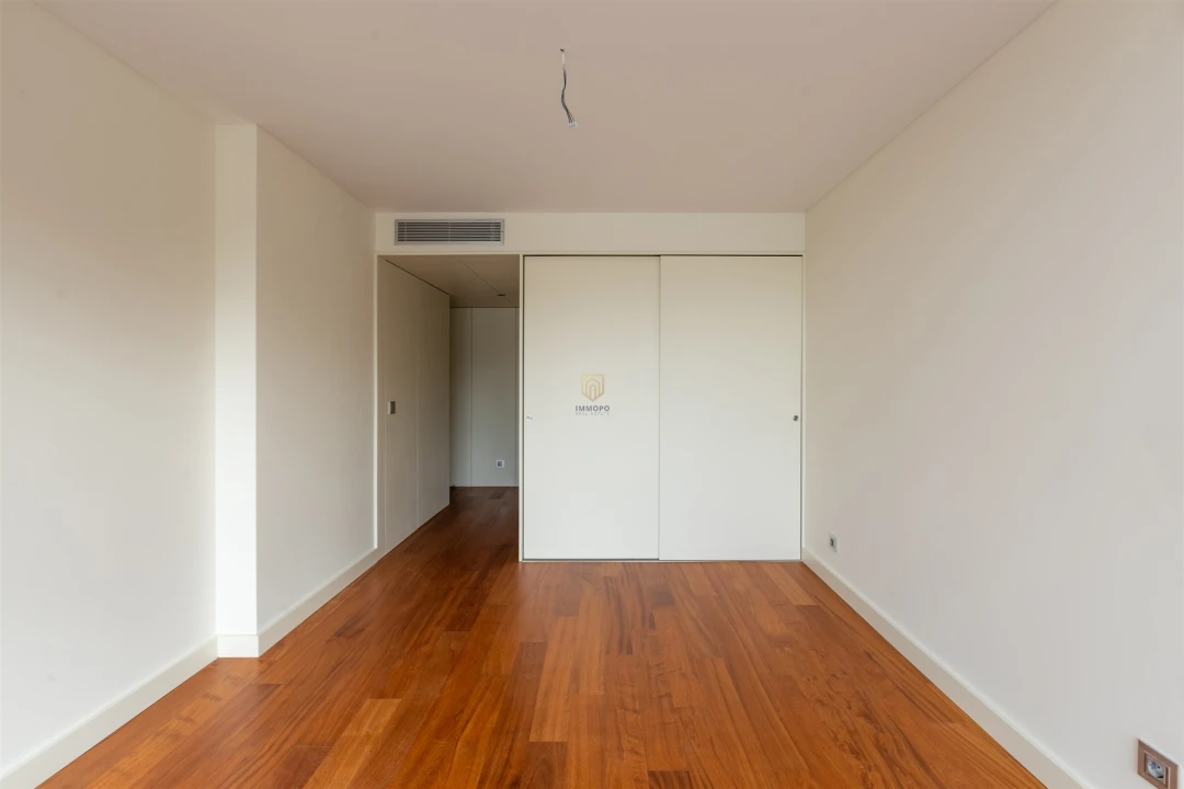 Apartamento T5 para Venda em Lordelo do Ouro e Massarelos Foto 99