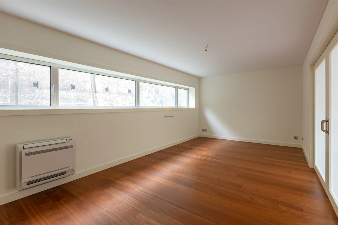 Apartamento T5 para Venda em Lordelo do Ouro e Massarelos Foto 69