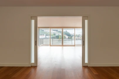 Apartamento T5 para Venda em Lordelo do Ouro e Massarelos