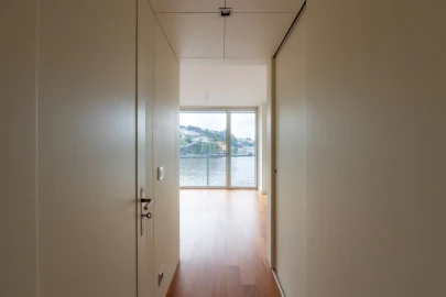 Apartamento T5 para Venda em Lordelo do Ouro e Massarelos