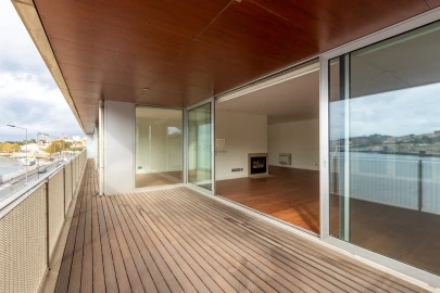 Apartamento T5 para Venda em Lordelo do Ouro e Massarelos
