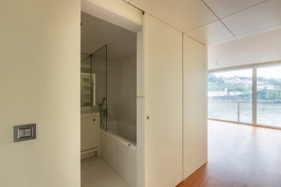 Apartamento T5 para Venda em Lordelo do Ouro e Massarelos