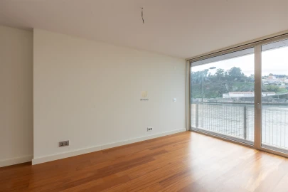 Apartamento T5 para Venda em Lordelo do Ouro e Massarelos