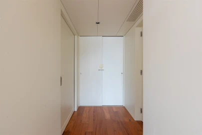 Apartamento T5 para Venda em Lordelo do Ouro e Massarelos
