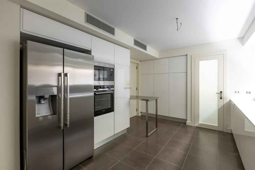 Apartamento T5 para Venda em Lordelo do Ouro e Massarelos Foto 65