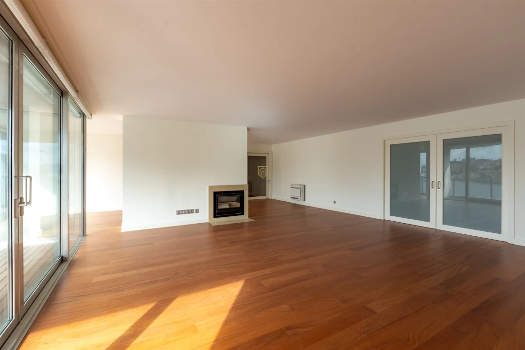 Apartamento T5 para Venda em Lordelo do Ouro e Massarelos Foto 148