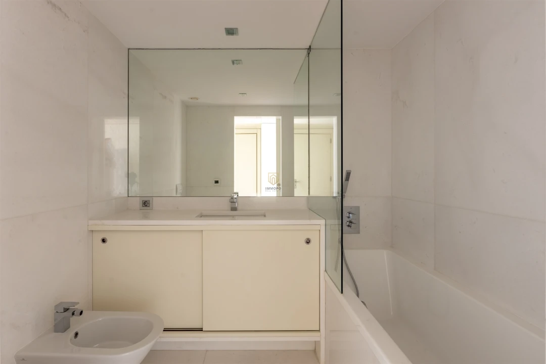 Apartamento T5 para Venda em Lordelo do Ouro e Massarelos Foto 166