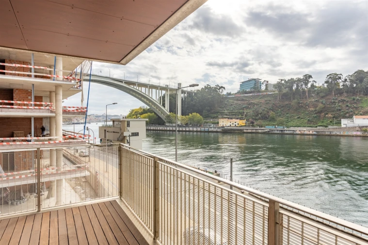 Apartamento T5 para Venda em Lordelo do Ouro e Massarelos Foto 160
