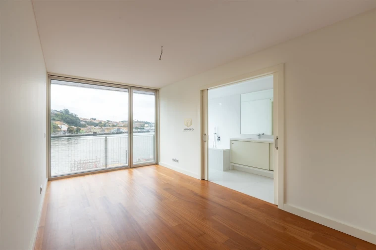 Apartamento T5 para Venda em Lordelo do Ouro e Massarelos Foto 56