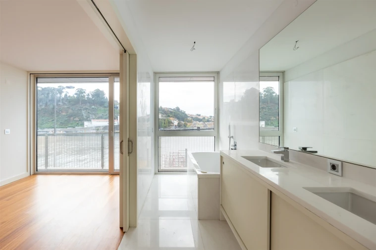 Apartamento T5 para Venda em Lordelo do Ouro e Massarelos Foto 119