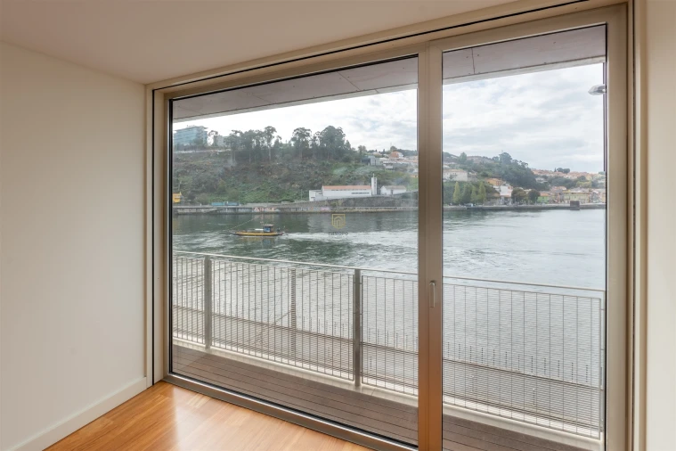 Apartamento T5 para Venda em Lordelo do Ouro e Massarelos Foto 45