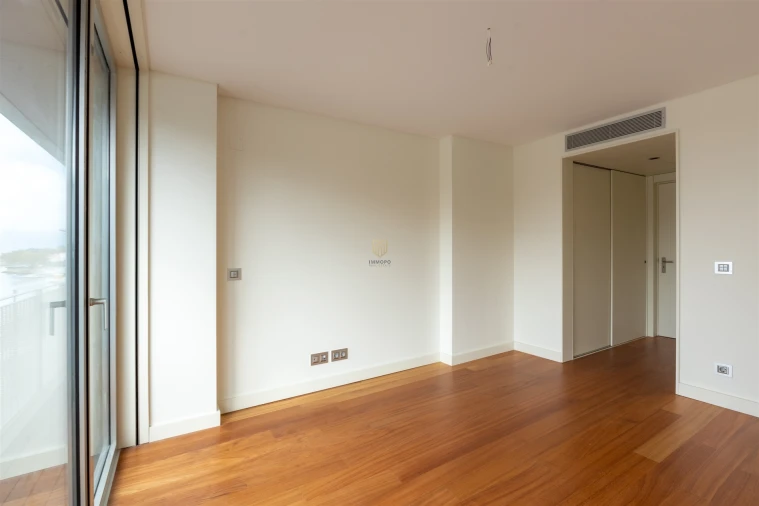 Apartamento T5 para Venda em Lordelo do Ouro e Massarelos Foto 53
